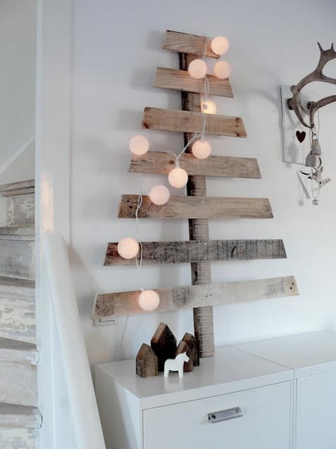 Upcycled scrap wood tree 15 Awesome DIY Christmas Tree Ideas and Projects