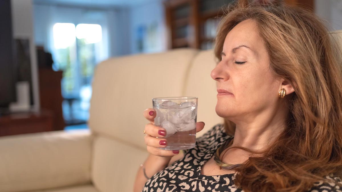 Drinks to Manage Hot Flashes During Menopause